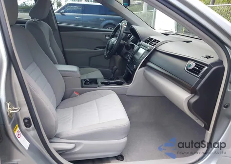 2017 Toyota Camry Le z USA, uszkodzony, nr VIN 4T1BF1FK5HU346633